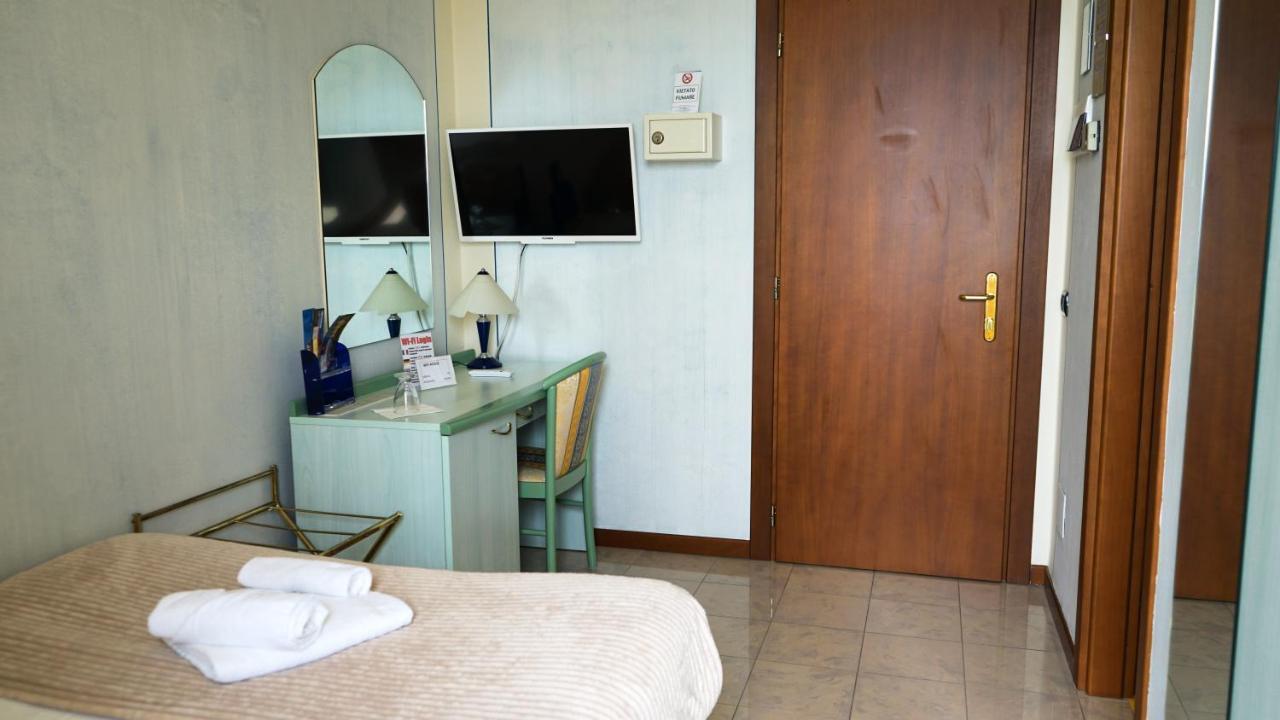 Albergo Bel Soggiorno Oggebio Esterno foto